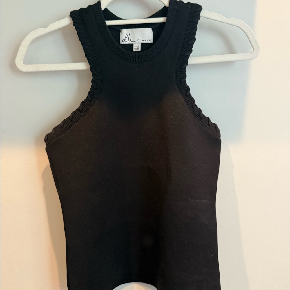 dh NEW YORK Black Sweater Tank